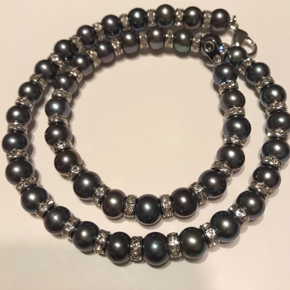 Luxe Black Peacock Pearl and Crystal Necklace - Picture 9 of 9